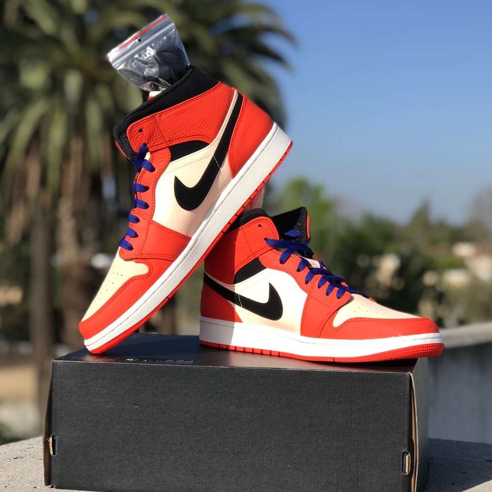 Nike Air Jordan 1 Mid Team Orange Black - Picture 2 of 6